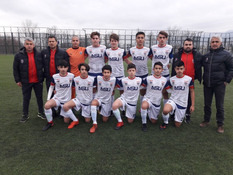 U 15 TAKIMIMIZ ÜÇ PUANI KAÇIRDI
