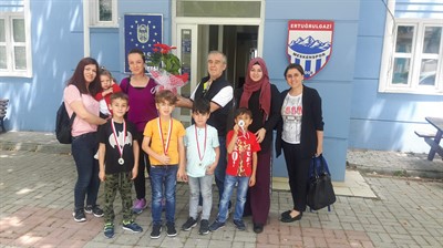 SATRANÇ KURSU ÖĞRENCİLERİMİZ MADALYALARINI ALDI